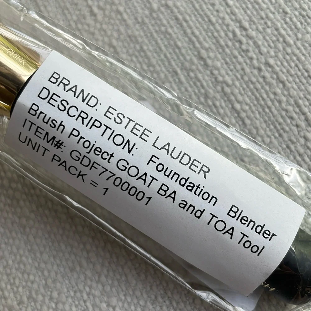 Estee Lauder Foundation Blender Brush - new!